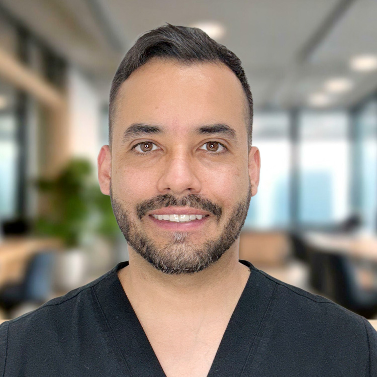 Dr. Rodrigo Hevia Miranda